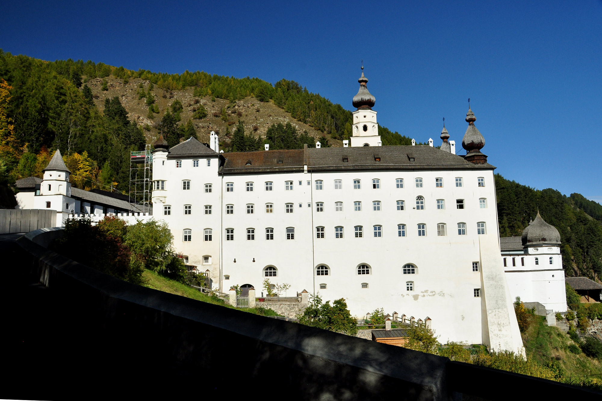 Abbazia di Monte Maria, Malles Venosta (Abtei Marienberg ,Mals)